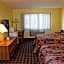 Sky Lodge Inn & Suites - Delavan