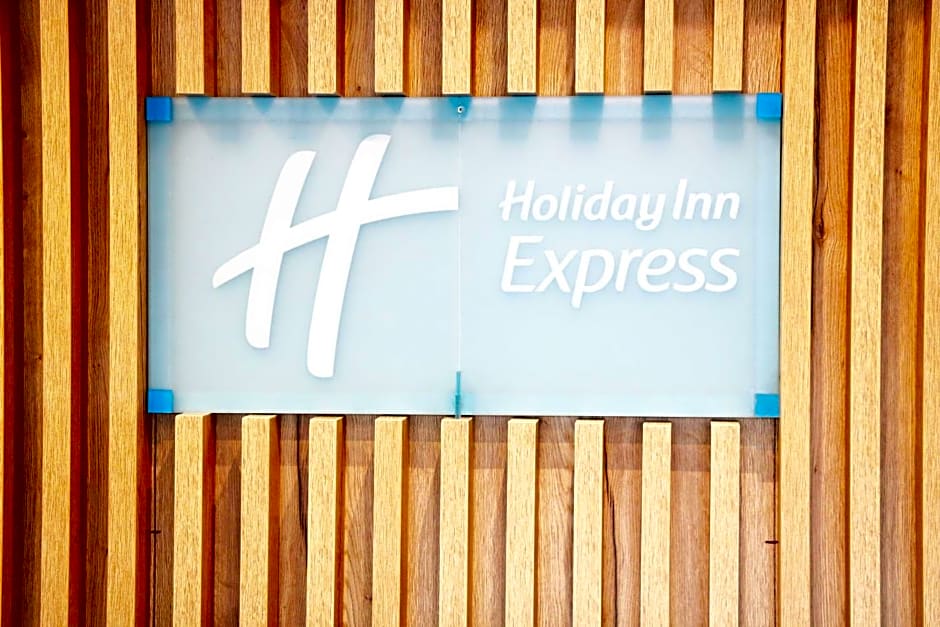 Holiday Inn Express Chester Racecourse