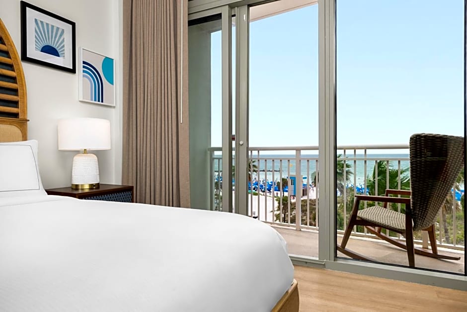 The Hiatus Clearwater Beach, Curio Collection by Hilton