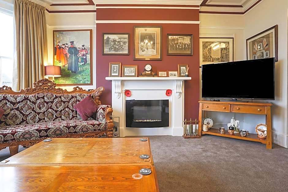 OYO Lord Kitcheners Guest House