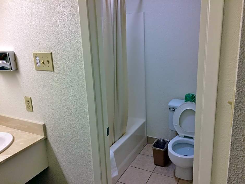 Travel Inn Atlanta Texas