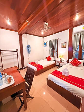 Twin Room with Private Bathroom