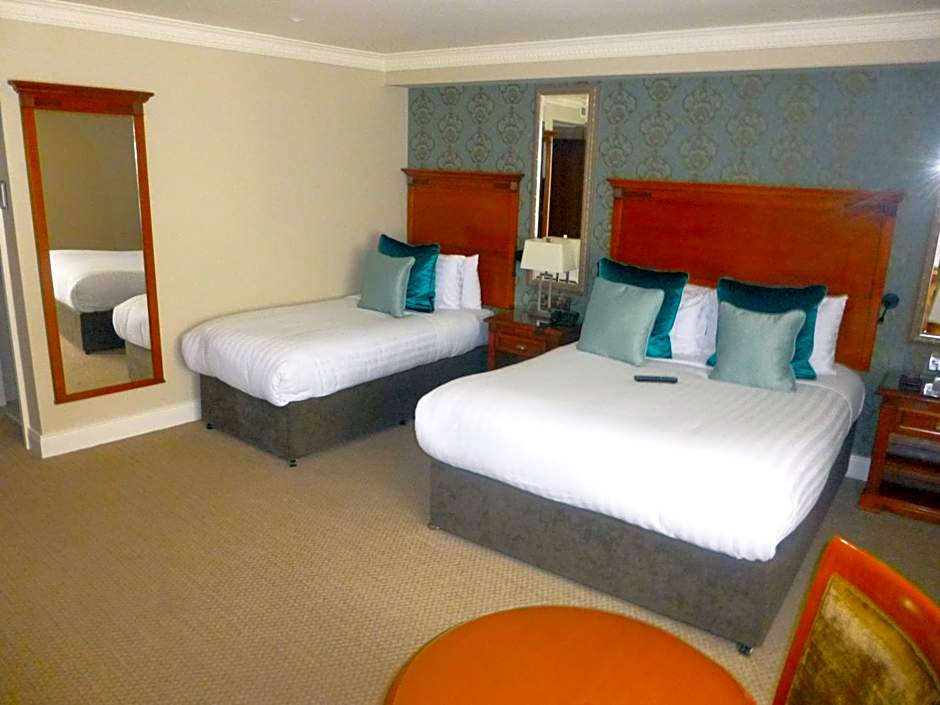 Photo 1 of 6 of Triple Room