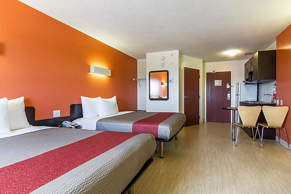Motel 6 Kingston Ontario