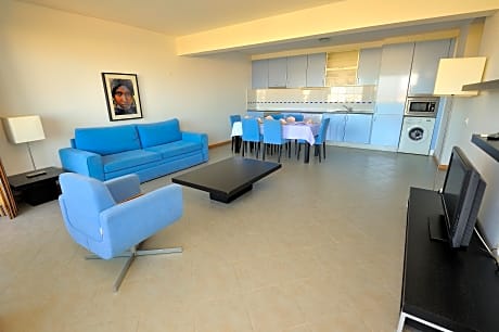 TWO-BEDROOM APARTMENT WITH BALCONY