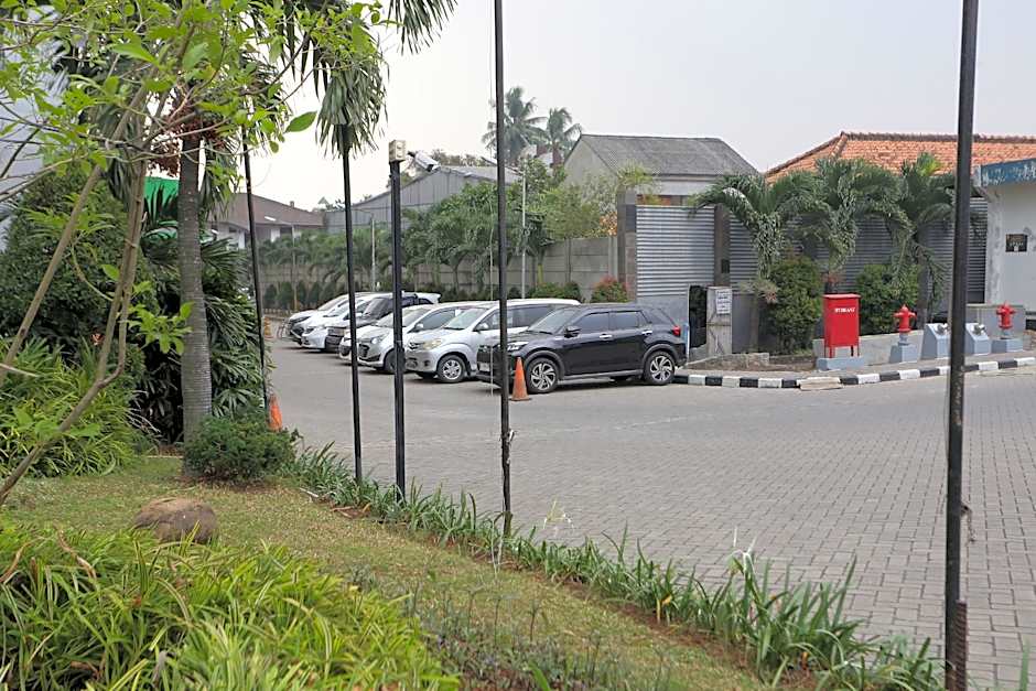 Capital O 93371 Pelangi Residence 5