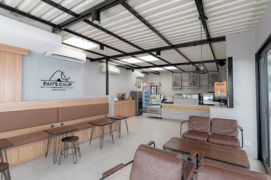 RedDoorz near Puri Indah Lippo Mall 2