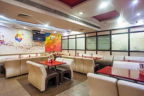  Palm Tree Hotel & Restaurant