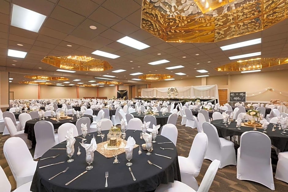 Ramada by Wyndham Fargo
