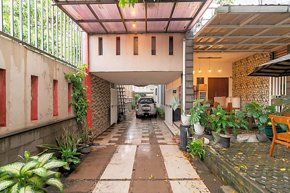 Safaraz Garden near Galaxy Bekasi Mitra RedDoorz