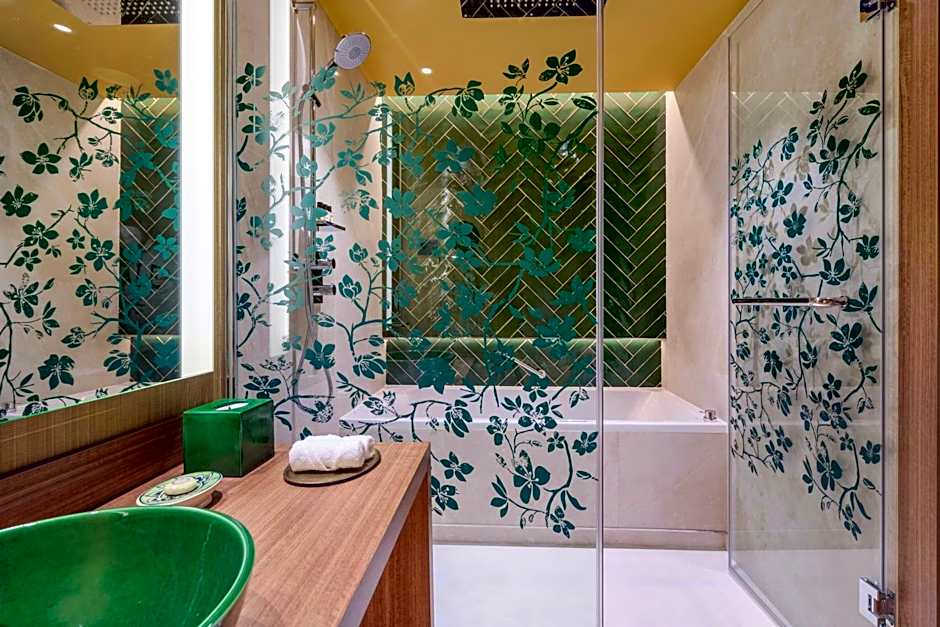 Querencia de Sevilla, Autograph Collection