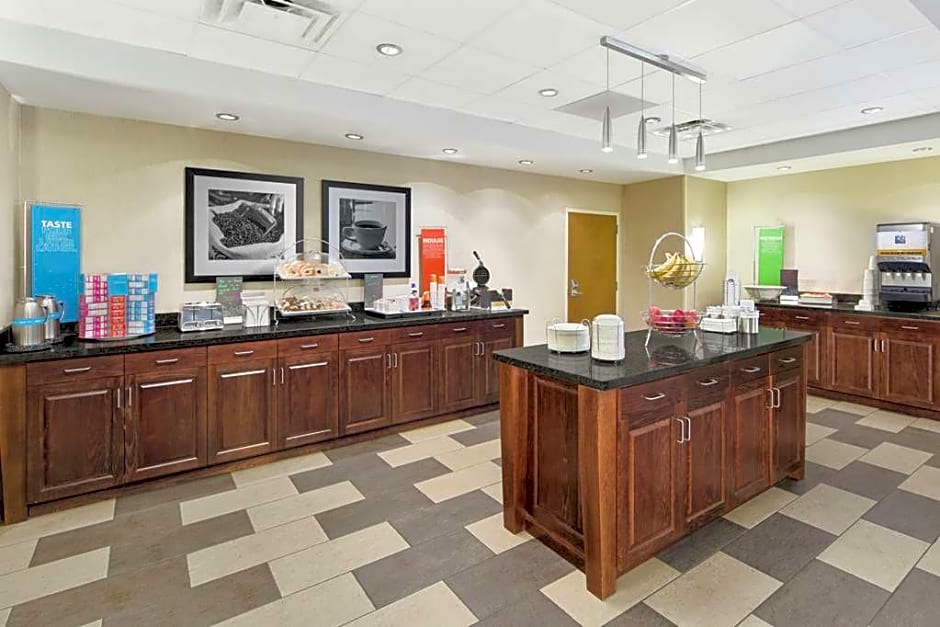Hampton Inn by Hilton Columbus South Fort Moore