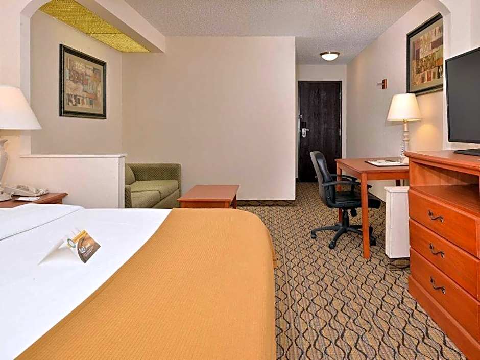 Quality Inn & Suites Jefferson City