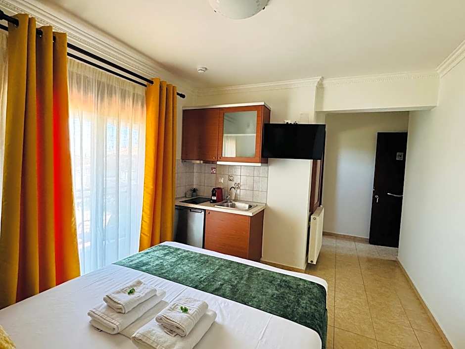 Anassa Deluxe Apartments & Studios