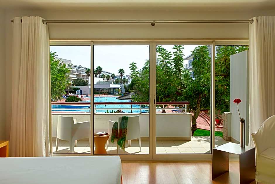 Marina Club Suite Hotel