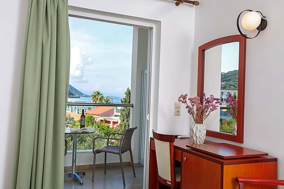 Three Stars Beach Hotel