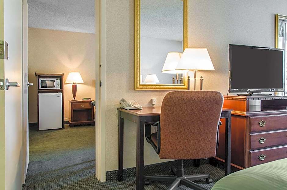 Grand Idaho Inn & Suites – Pocatello, ID
