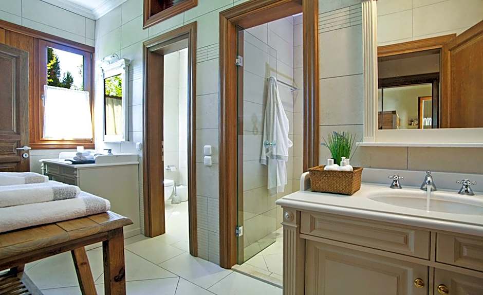 Villa Veneziano Suites & Villa