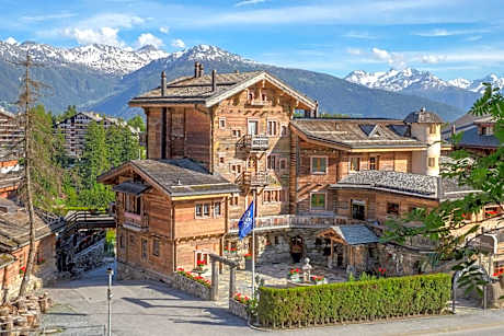 Hostellerie du Pas de l'Ours "Relais et Châteaux"