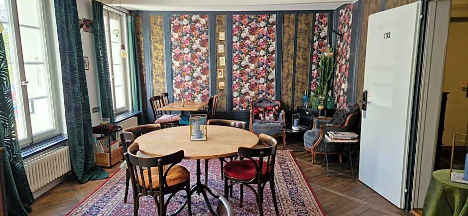 Hotel & Bistro Pêle-Mêle