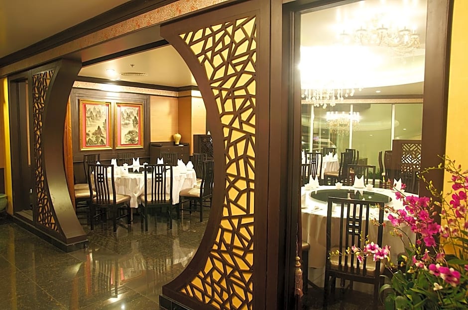 Jolly Suites&Spa Petkasem