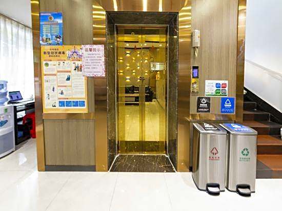 Huatian Inn (Guangzhou Chenjiaci Metro Station)