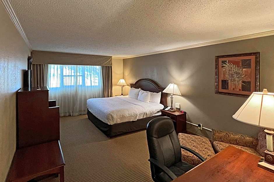 Clarion Inn Garden City