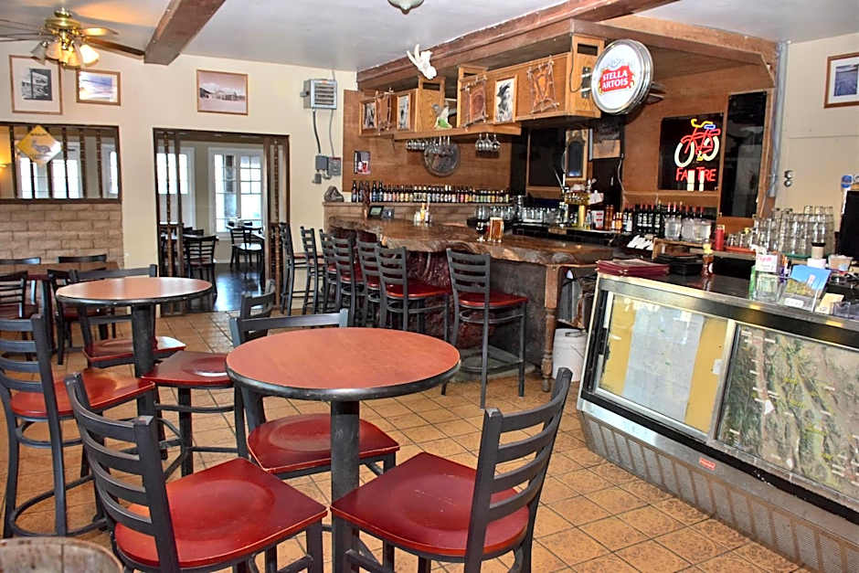 Panamint Springs Motel & Tents