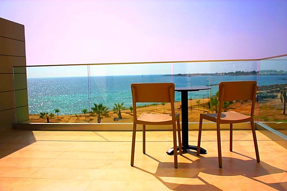 Amphora Hotel & Suites