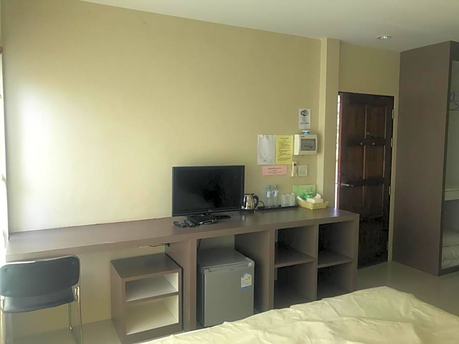 Photo 1 of 7 of Studio 1 King Bed