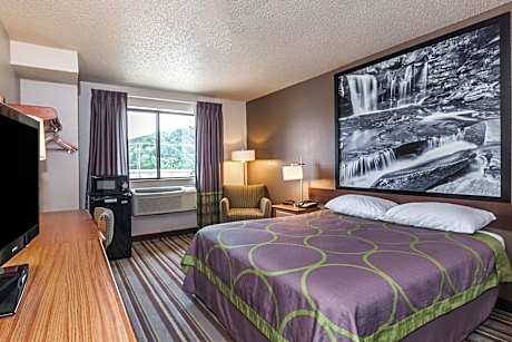 Queen Room - Non-Smoking