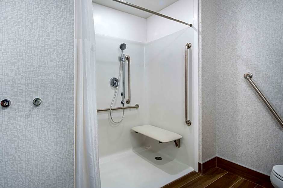 Hampton Inn By Hilton & Suites Edmonton St. Albert, AB