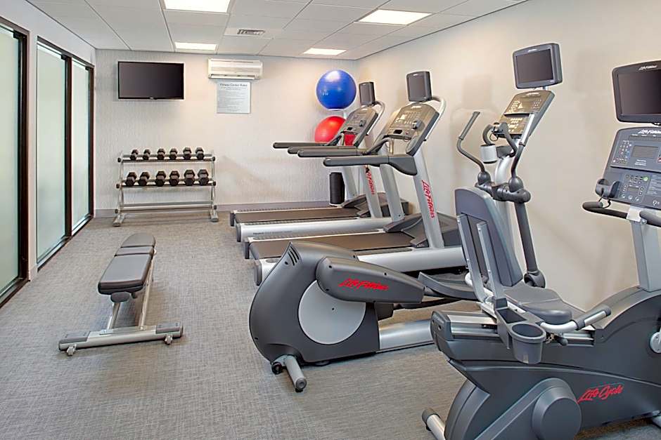 Courtyard by Marriott Manchester-Boston Regional Airport