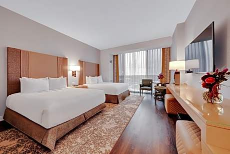 Deluxe Queen Room