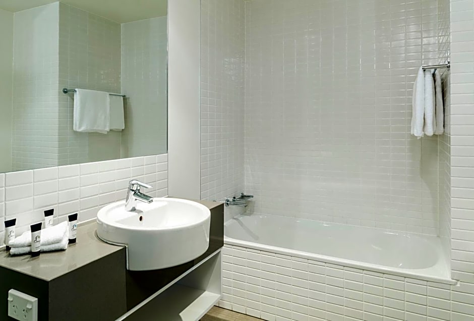 The Sebel Cairns Harbour Lights