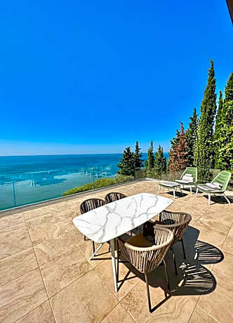 Executive Suite with Terrace and Sea View