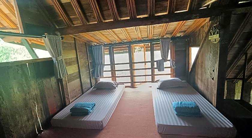 Omah Hanoman Turu By Kebun Hanoman