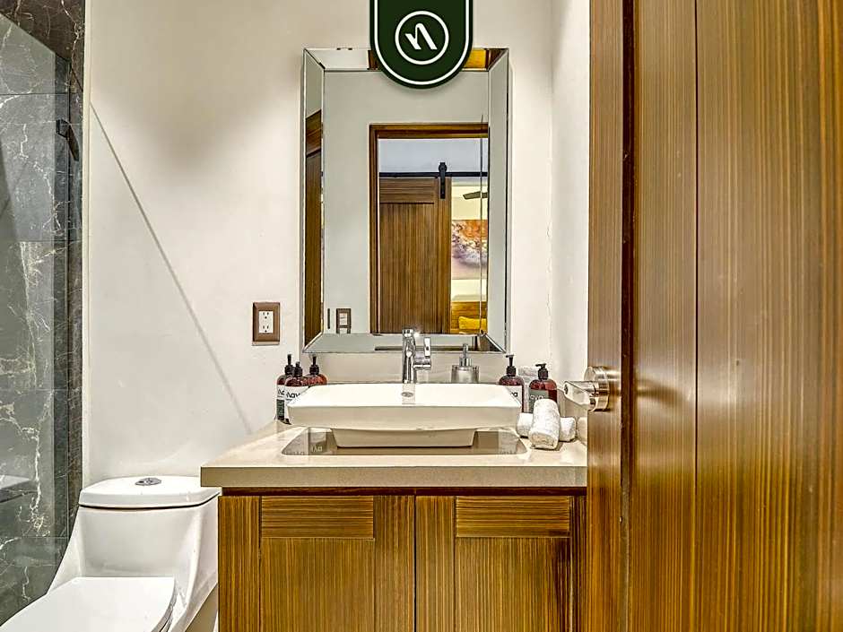 Luxury 2BR Condo in Romatic Zone - Rooftop Pool