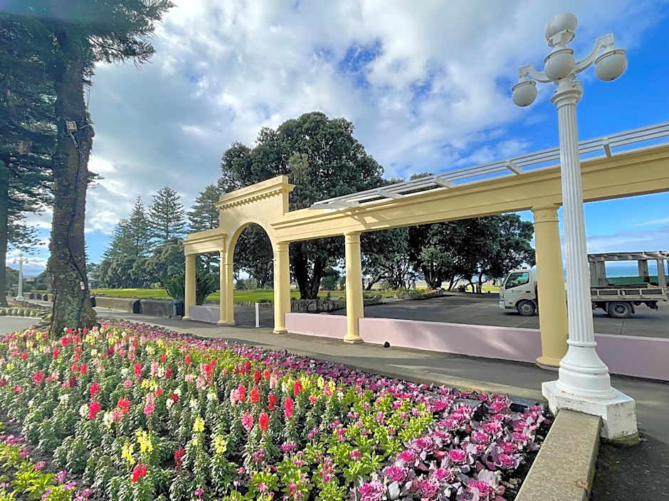 Swiss-Belboutique Napier