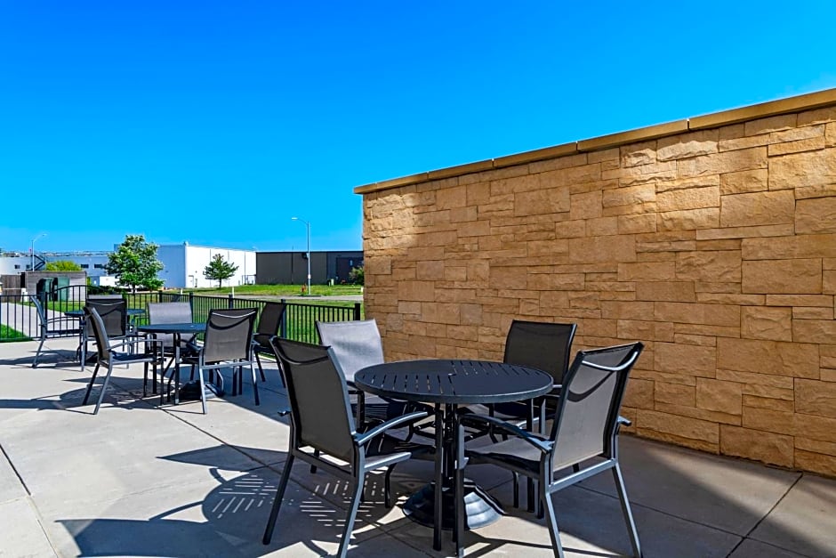 Fairfield Inn & Suites by Marriott Lincoln Airport