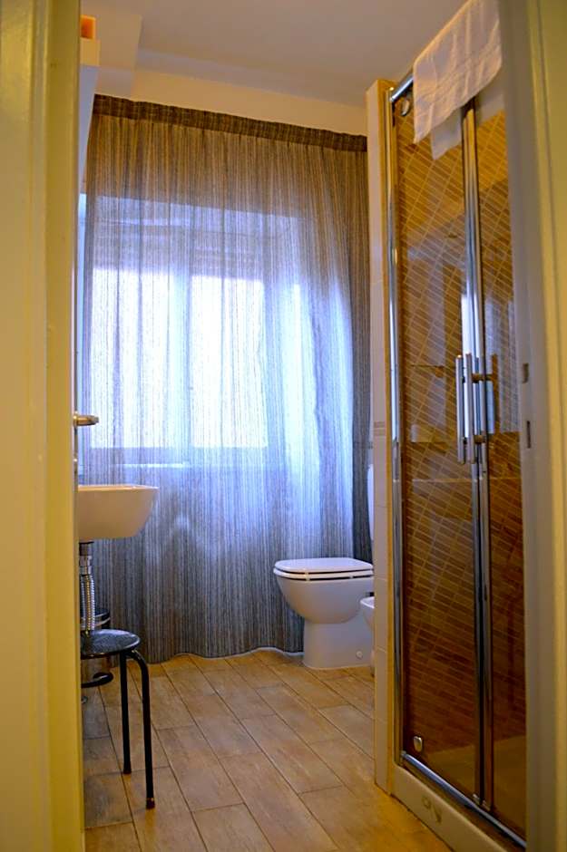 Check-Inn Rooms