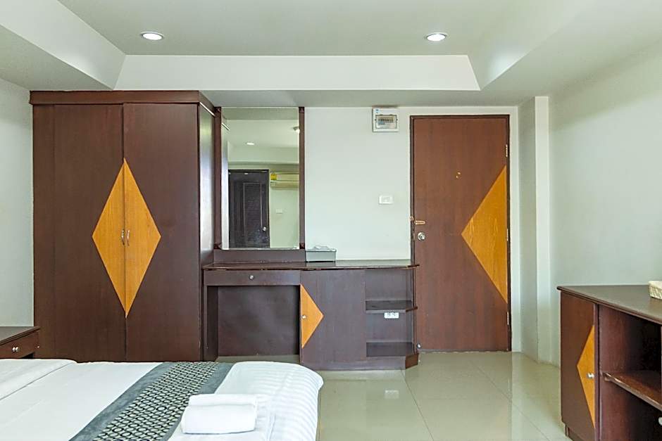 Grannylla Residence Charoenkrung