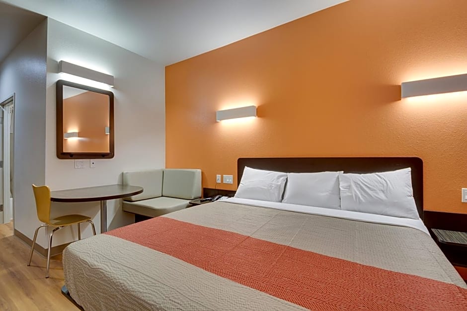 Motel 6-Tulsa, OK