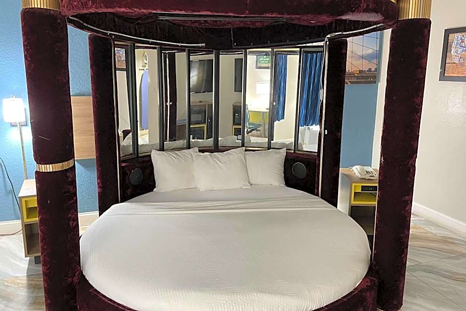 Days Inn by Wyndham Jersey City