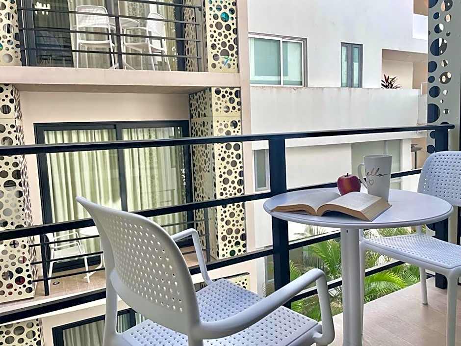 The Boat Condo by Andiani Travel