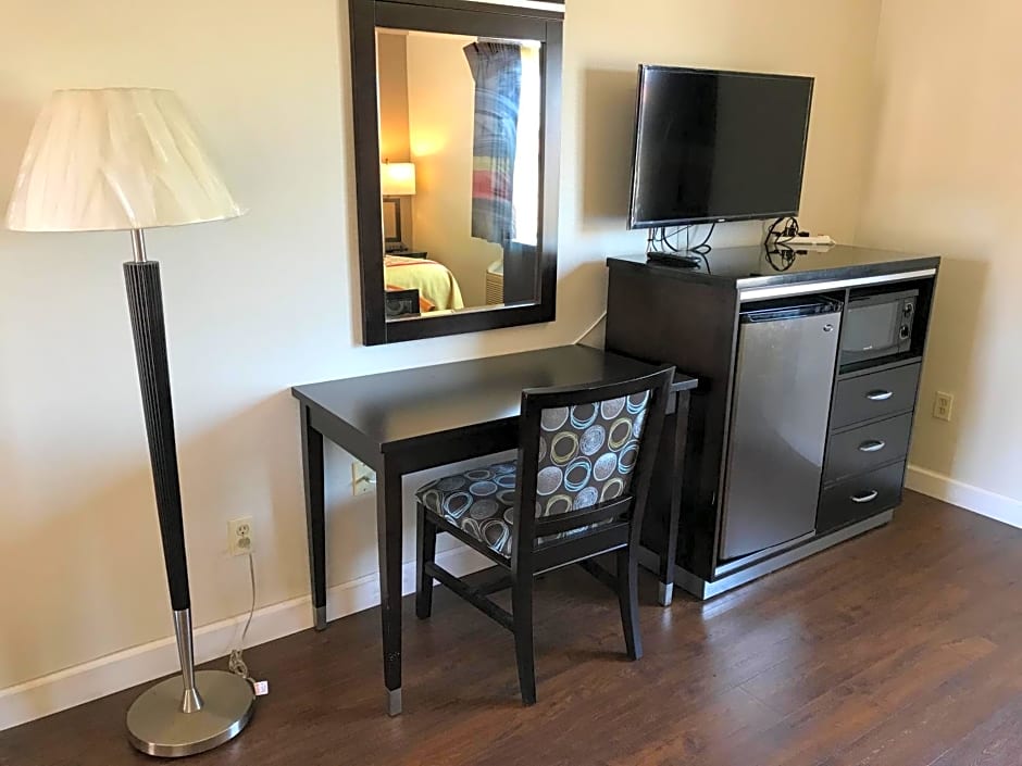 Manhattan Inn & Suites