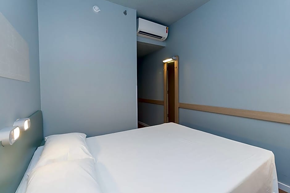Ibis Budget Blumenau