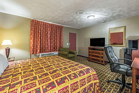 1 King Bed, Nonsmoking