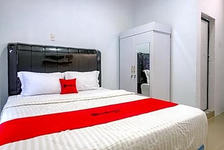 RedDoorz @ MG House Siantar Timur