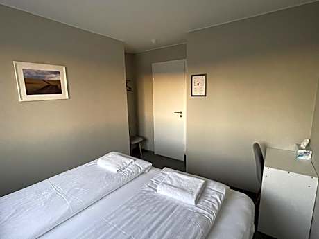 Double or Twin Room with Shared Bathroom